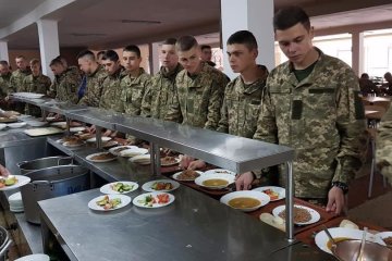 Меню ЗСУ кардинально зміниться: чим годуватимуть українських героїв