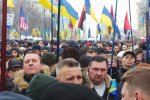 Не до Шевченка: розлючений натовп зустрічає Порошенка