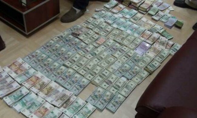 Терористи "відмивали" мільйони доларів і євро в Мелітополі (відео)