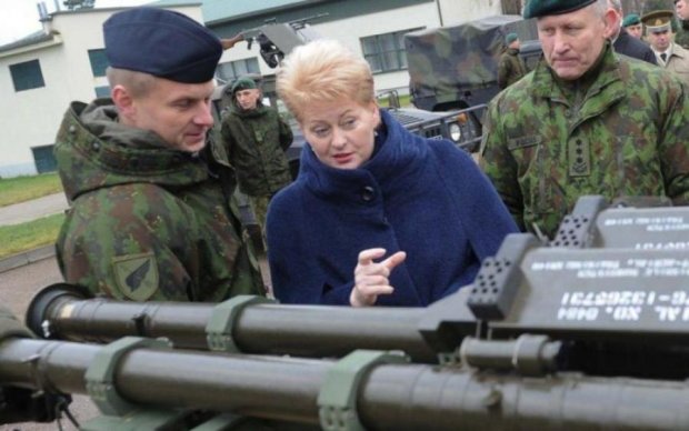 Литовцы за собственные средства закупили помощь для украинских воинов