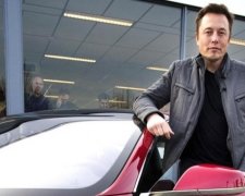 Tesla створить електронні вантажівки та позашляховики