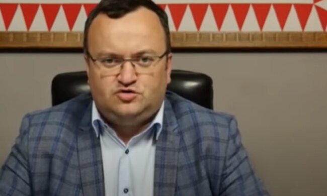 Чернівецький ексмер Каспрук паралізував роботу міста – "зажав" справи та ключі
