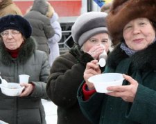 Краще б гречка: депутат-багатій подарував виборцям повітря
