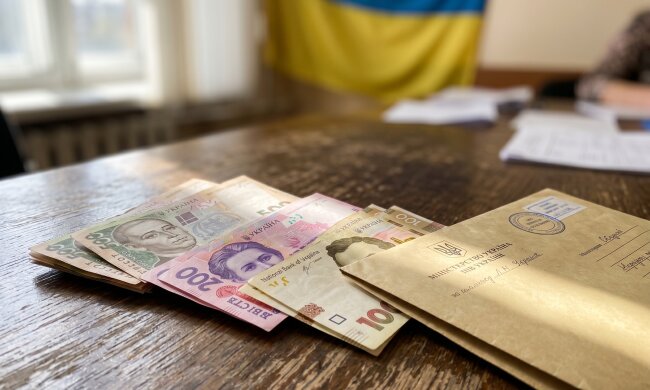виплати допомога гривні українцям