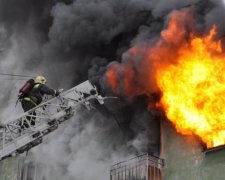 Сверхъестественное: в Харькове молния зажгла здание суда