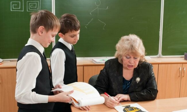 Міфи про вчителів: як бачать педагогів батьки