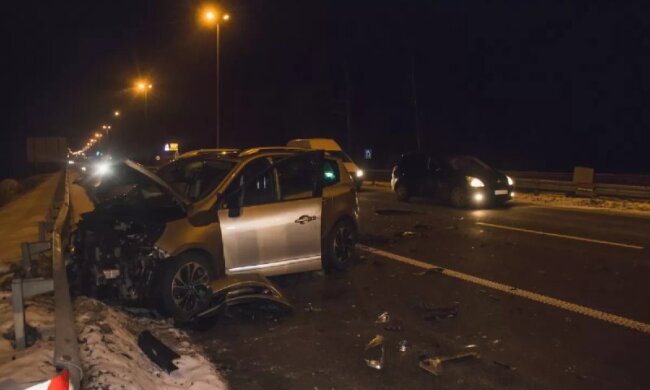 Львовянина на BMW занесло на скользкой трассе, ужасная гибель - жмите на тормоза