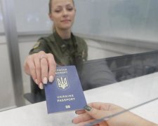 Волшебный безвиз: в ОРДЛО резко вырос спрос на украинские паспорта