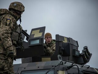 заняття з навідниками та водіями бойових броньованих автомобілів "Козак-2", фото: штаб ООС