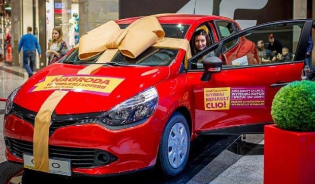 Українка в Польщі купила кефір і виграла автівку (фото) 