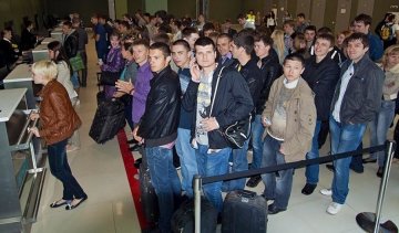 Заробітчани переказали додому більше грошей, ніж міжнародні донори