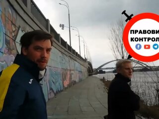 Олексій Гончарук та Віталій Шабунін, кадр з відео