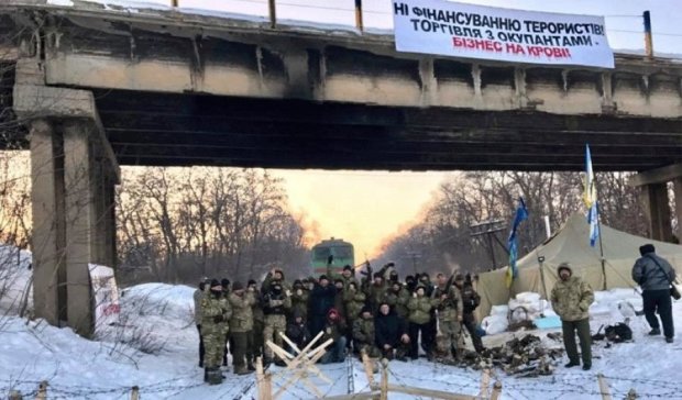 Зупинити блокаду Донбасу неможливо, - депутат