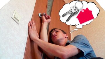 Забывает ключи