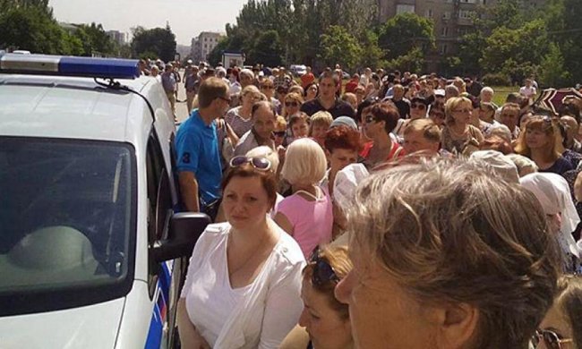 В Донецьку протестувальники перекрили центр