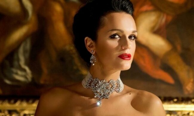 Російська співачка похизувалась "патріотизмом в трусах"