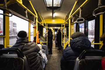 Електронний квиток вже працює: де купити та як отримати знижку на проїзд