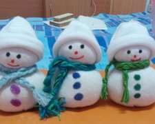 Трирічний малюк продає сніговиків для лікування раку (фото)
