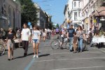 Харків'янин вигуляв на повідку своє Зайченя: містяни падають від реготу, - відео