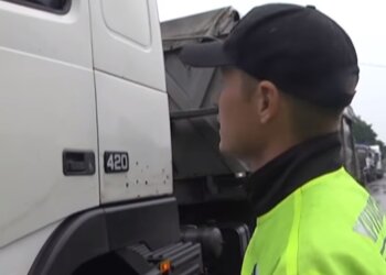 Водію вантажівки виписали рекордний штраф: віз 22 зайві тонни