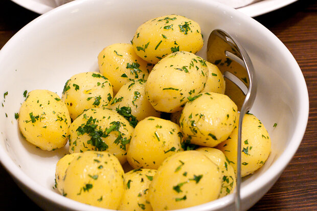 Картошка с укропом и маслом - Советы на кухне