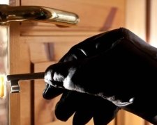 Злодії дві години катували хірурга