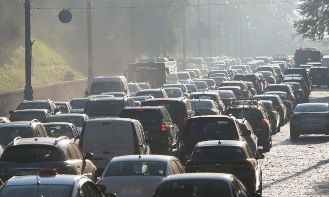 Автомобілі, фото: unian