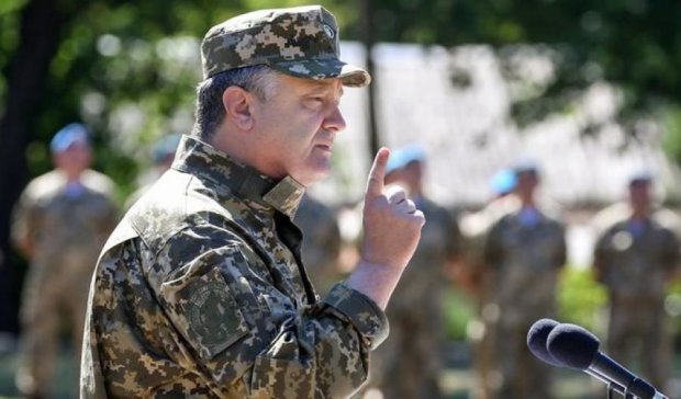 60 тысяч контрактников служит в украинской армии - Порошенко