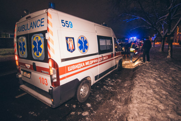 У Києві водій таксі помер просто за кермом, пасажир з усіх сил намагався врятувати: перші подробиці