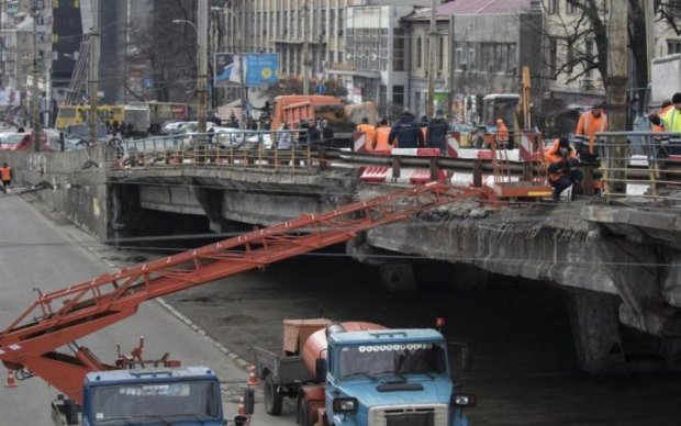 "АвтоЕвроСила" призывает украинцев к общенациональной акции "Сфотографируй уставший мост"