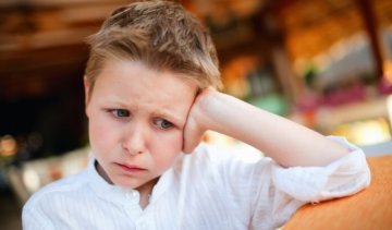 Російських школярів поділили на "бідних та багатих"