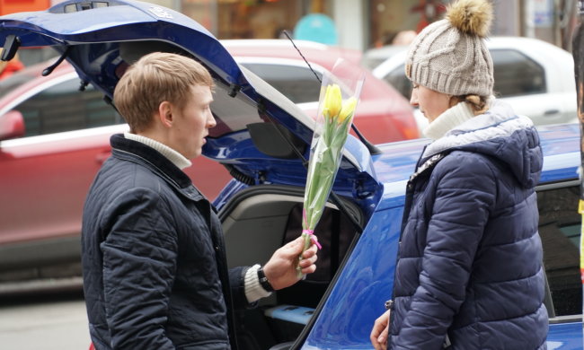 8 березня - невідомі версії свята: протести повій та марш порожніх каструль