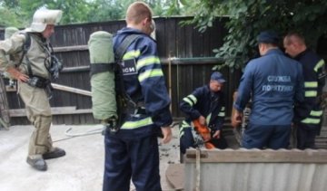 Троє чоловіків задихнулися в каналізаційному люку
