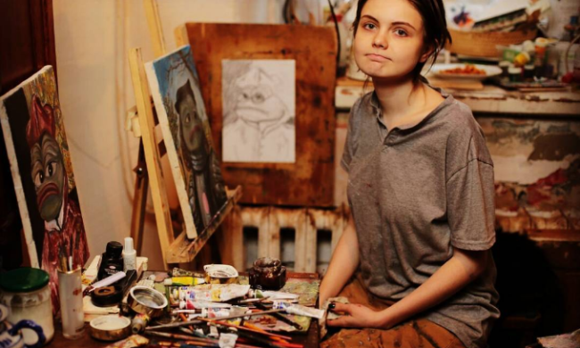 Россиянка соединила популярный мем с произведениями искусства и стала всемирно известной