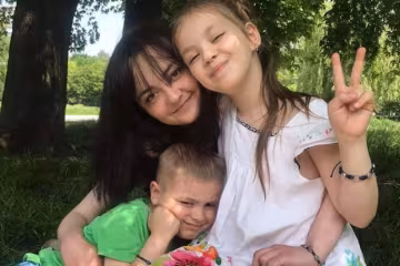 Во Львове двое маленьких ангелочков остались сиротами, нужна помощь: "Где мама?"