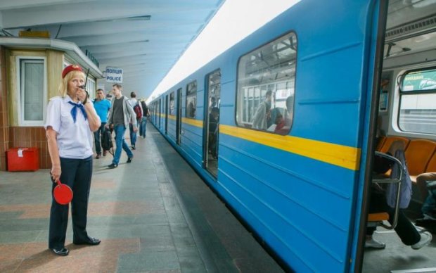 У київському метро з'явився антиукраїнський вагон