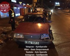 Пьяный подполковник уничтожил авто об отбойник в Киеве