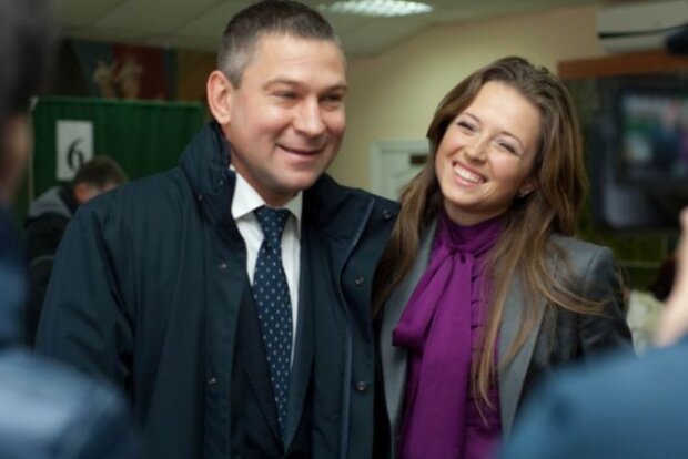Нардеп Шаповалов с женой, фото со свободных источников