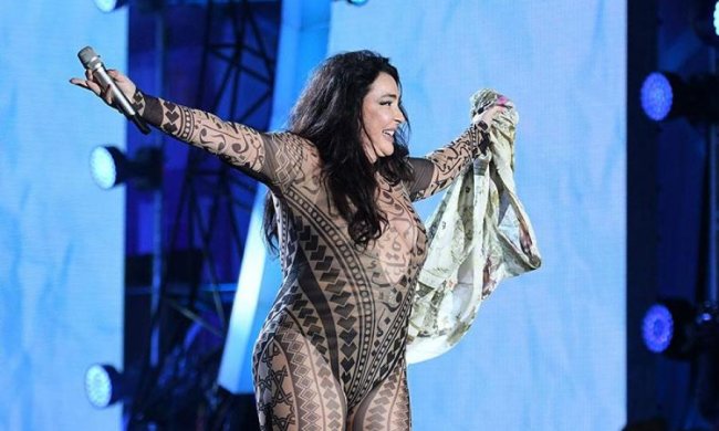 Названа ціна скандального наряду Лоліти