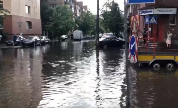 потоп у Києві, скріншот з відео