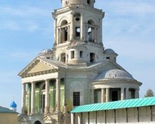 Пристрасний секс пари на дзвіниці монастиря зняв дрон