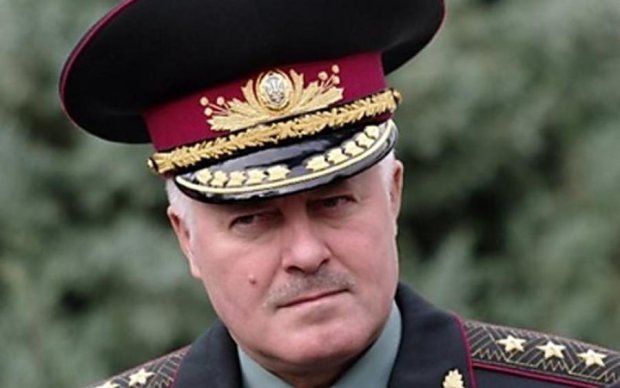 Бывший начальник Генштаба признался, кто хотел ввести войска на Майдан
