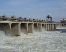 На Херсонщині побудували дамбу, що перекриває доступ води до Криму