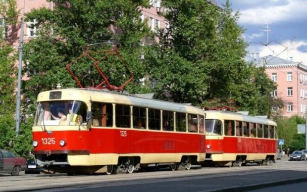 Киевский школьник попал под трамвай