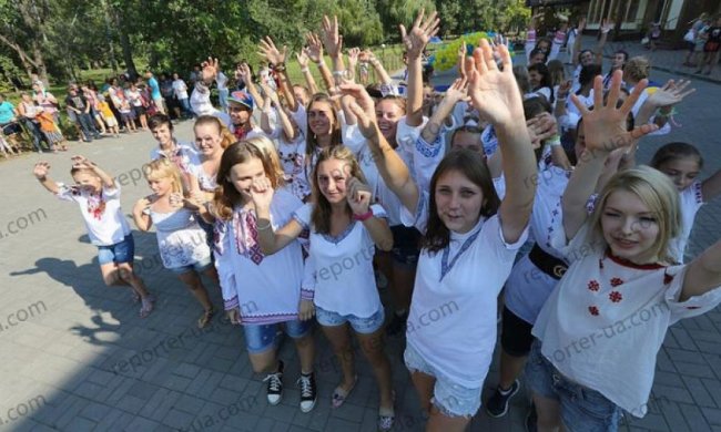 Молоді запорожці влаштували танцювальний флешмоб (фото)