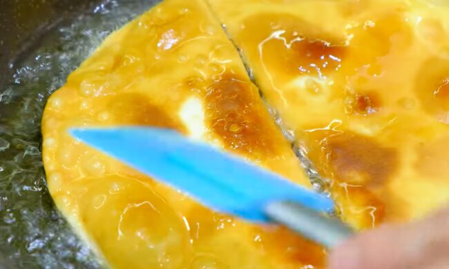 Приготовление чебуреков, скриншот: YouTube