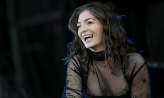 Зіркова співачка подарувала фанатам мовчазне шоу