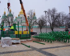 Новогодняя локация на Софийской площади - монтаж конструкций