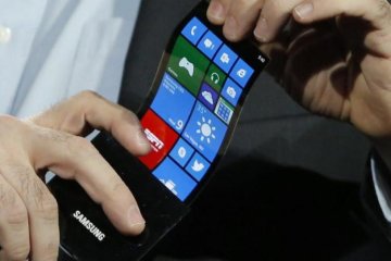 Samsung розповів, коли світ побачить смартфон-розкладачку