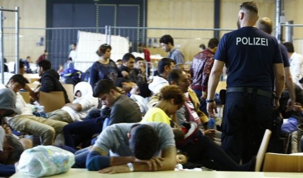Германия опровергла информацию о налоге для беженцев